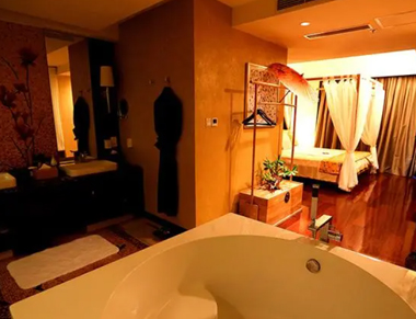 武汉汉阳养生会所的黄昏恋：当爱情遇上八十岁